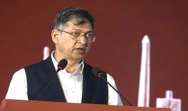 বিনিয়োগকারীদের জন্য নিরাপদ পরিবেশ নিশ্চিতে গুরুত্ব দিচ্ছে সরকার: স্বরাষ্ট্রমন্ত্রী